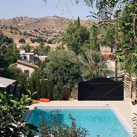 The Goathouse * ラルナカ