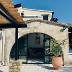 The Goathouse Вілла